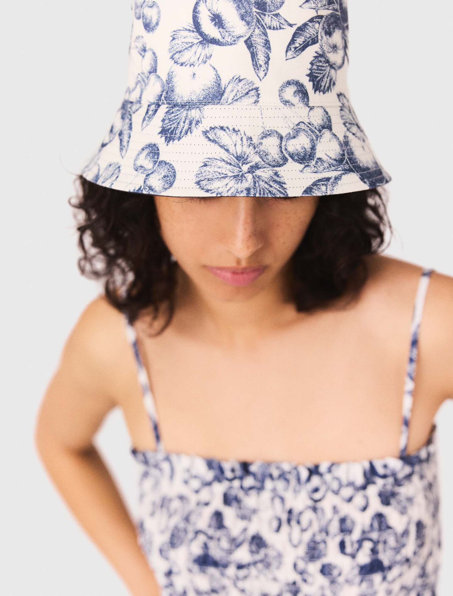 Cappello reversibile stampa frutta