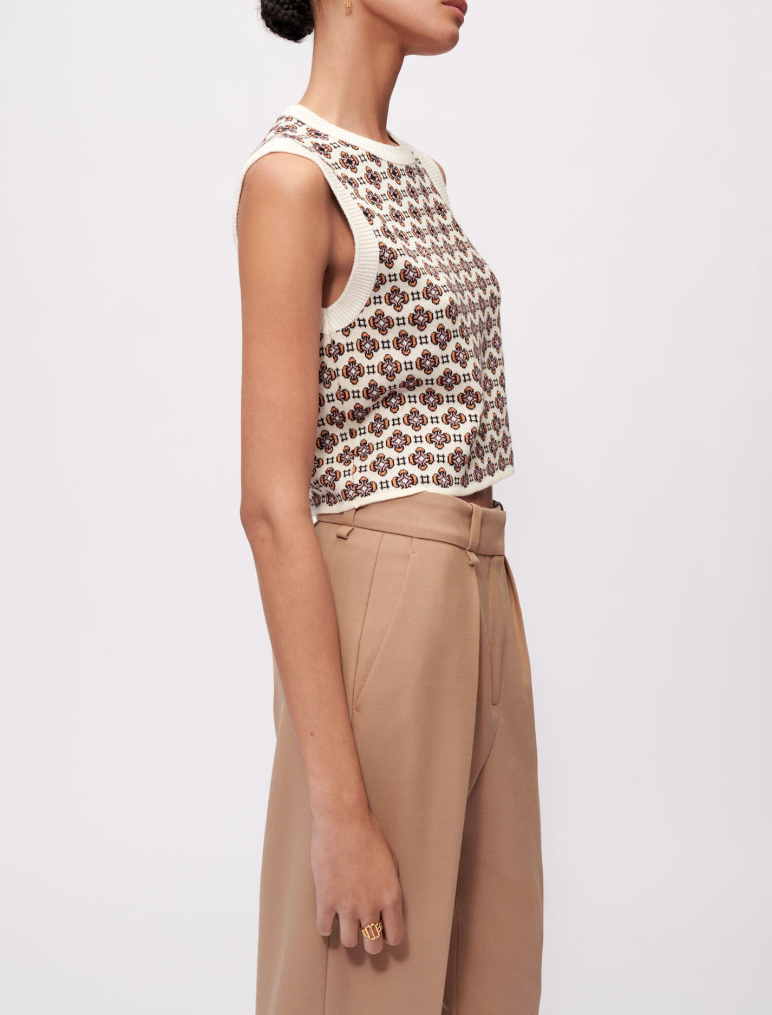 Pullover smanicato jacquard contrastante