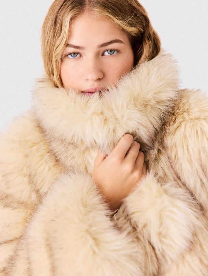 Cappotto in ecopelliccia oversize