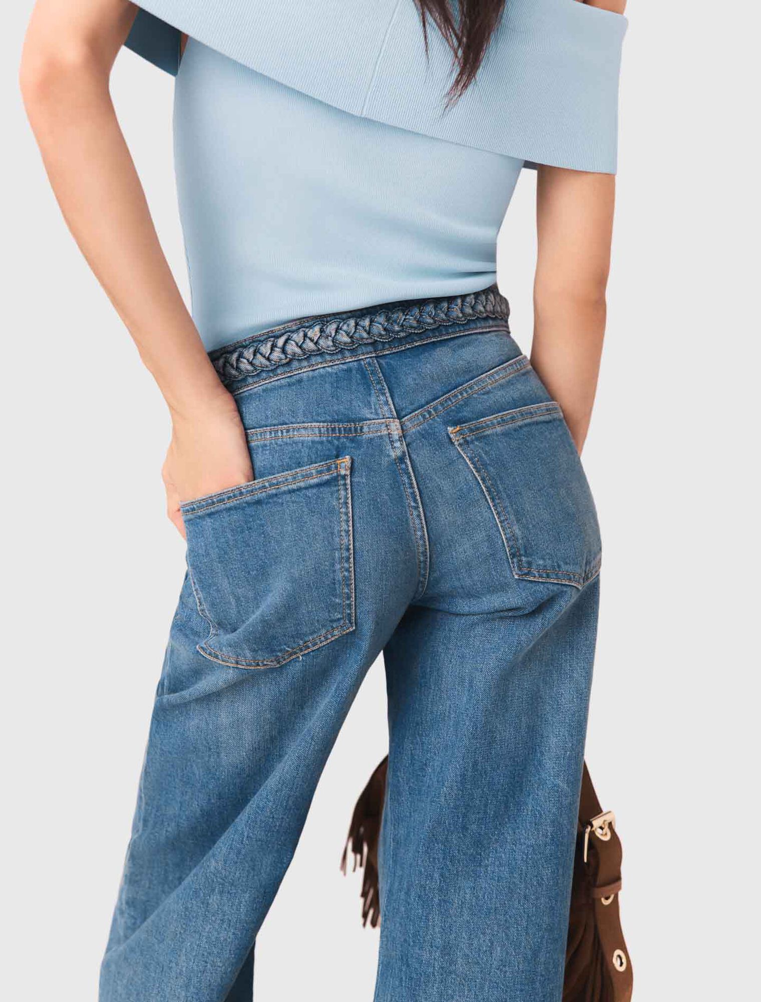 Jeans svasati con trecce