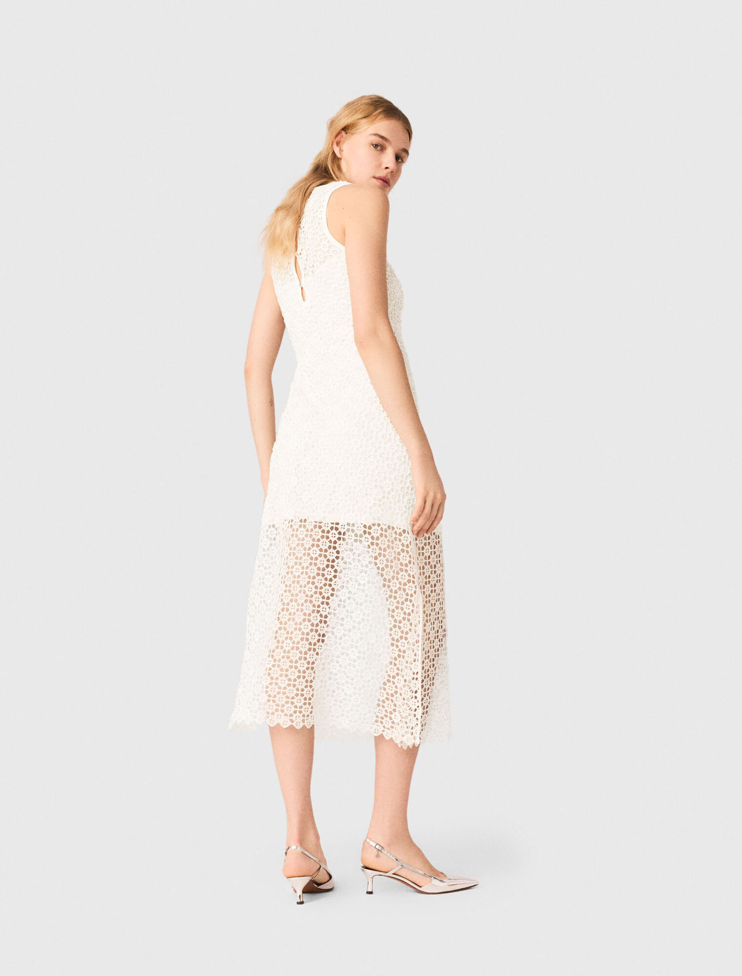 Abito lungo in crochet e strass