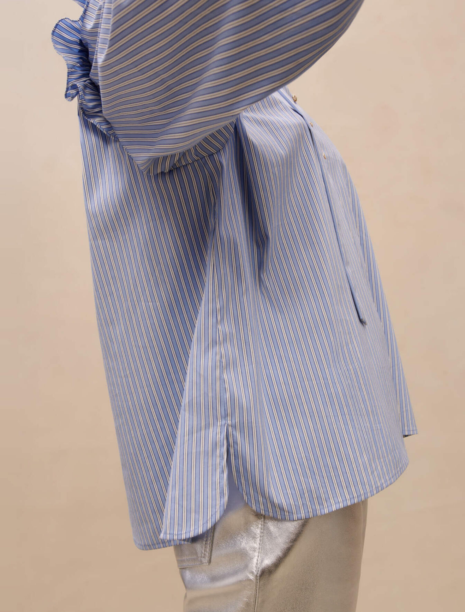 Camicetta blu a righe