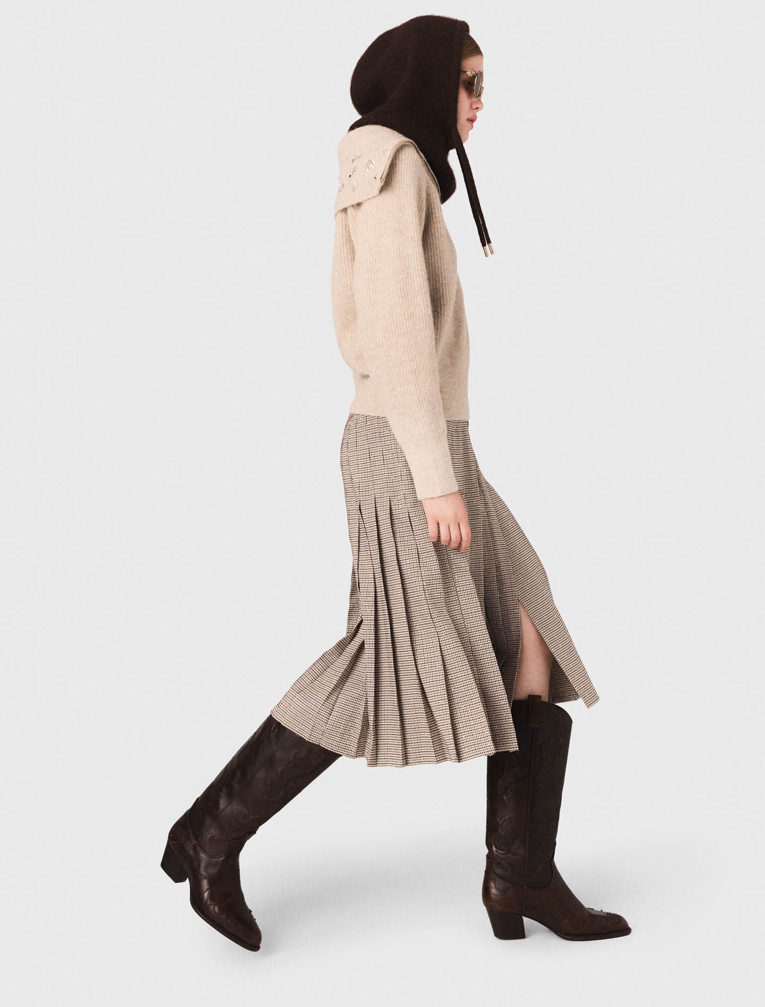 Pullover strassato con collo a mezza zip