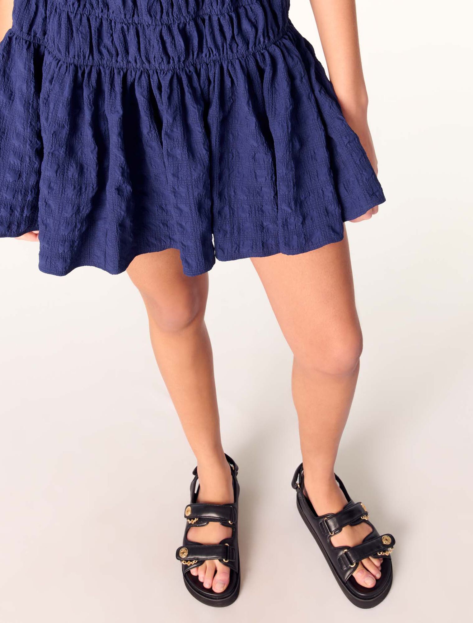 Sandali in pelle con suola piatta