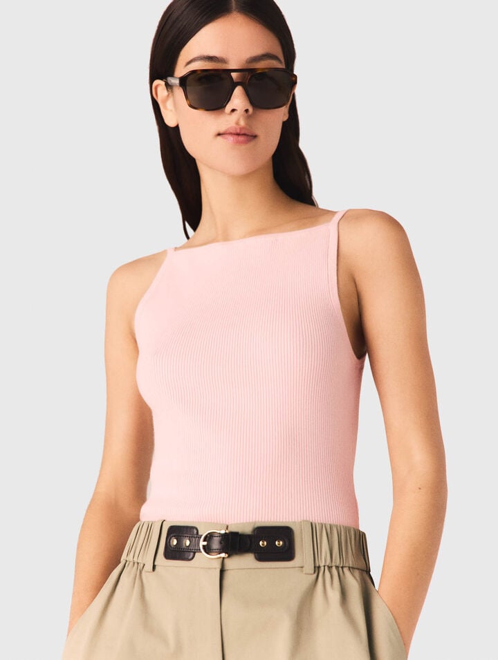 Top con scollo alto e dritto