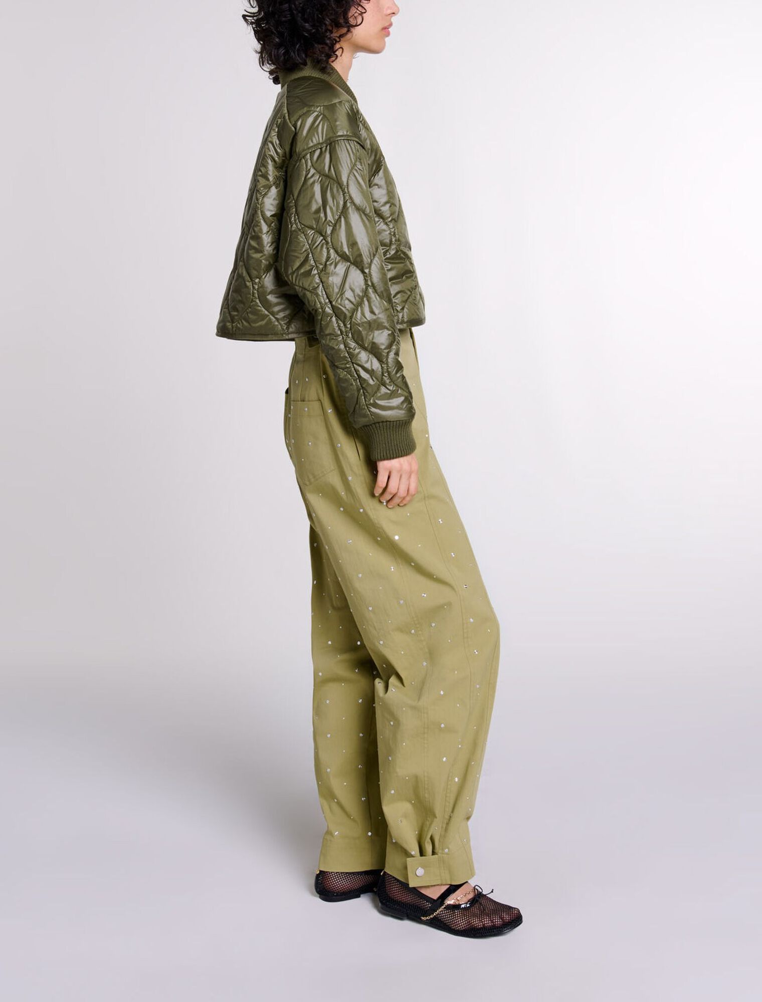 Pantaloni baggy borchiati