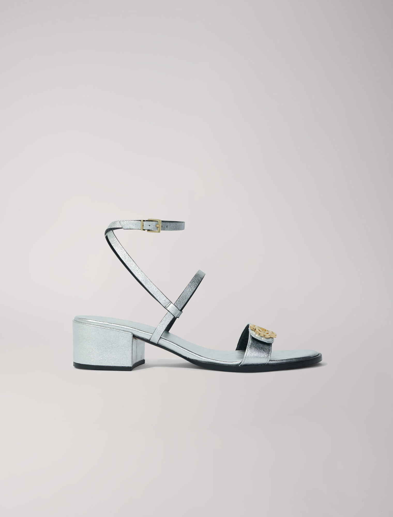 Sandali con cinturini in pelle