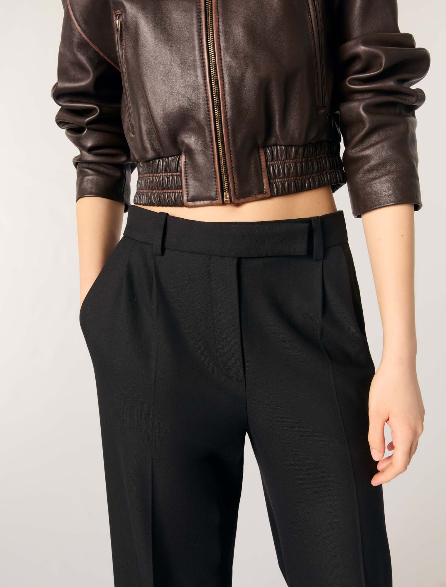 Pantaloni larghi da completo