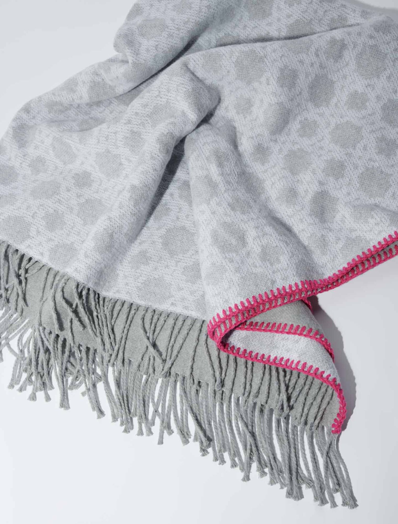 Poncho con monogramma