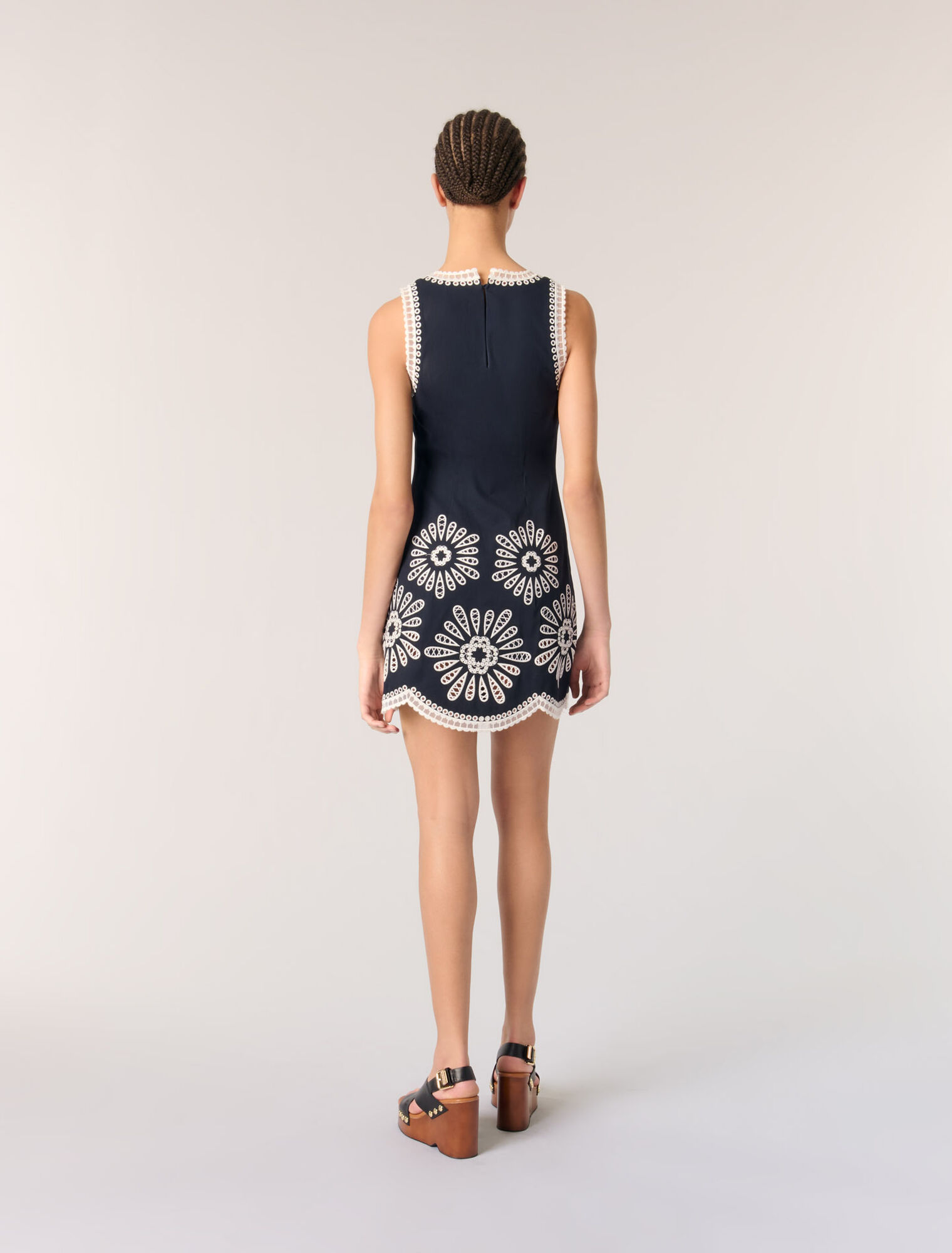 Abito corto con dettagli in crochet
