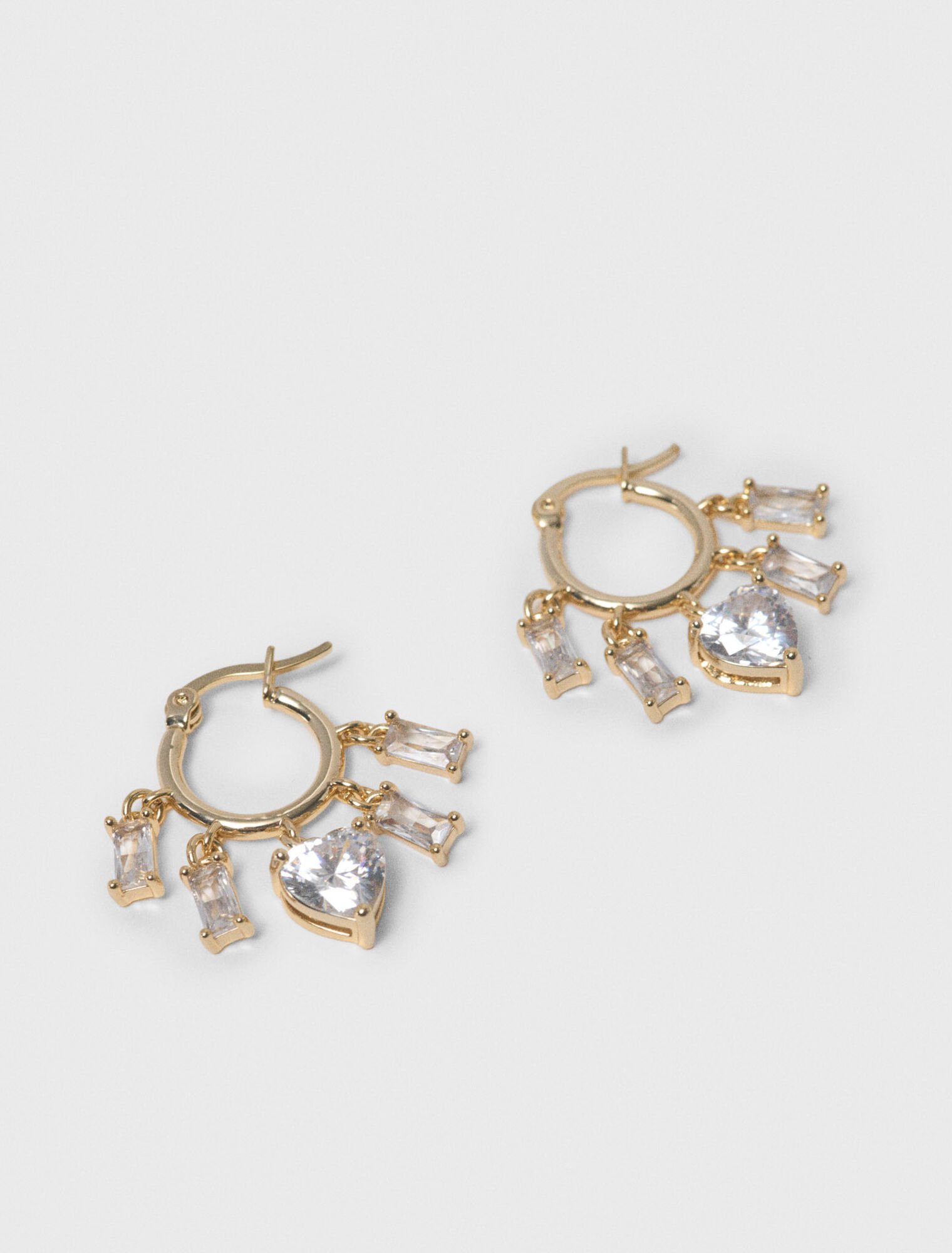 Cerchi dorati con gioielli strass