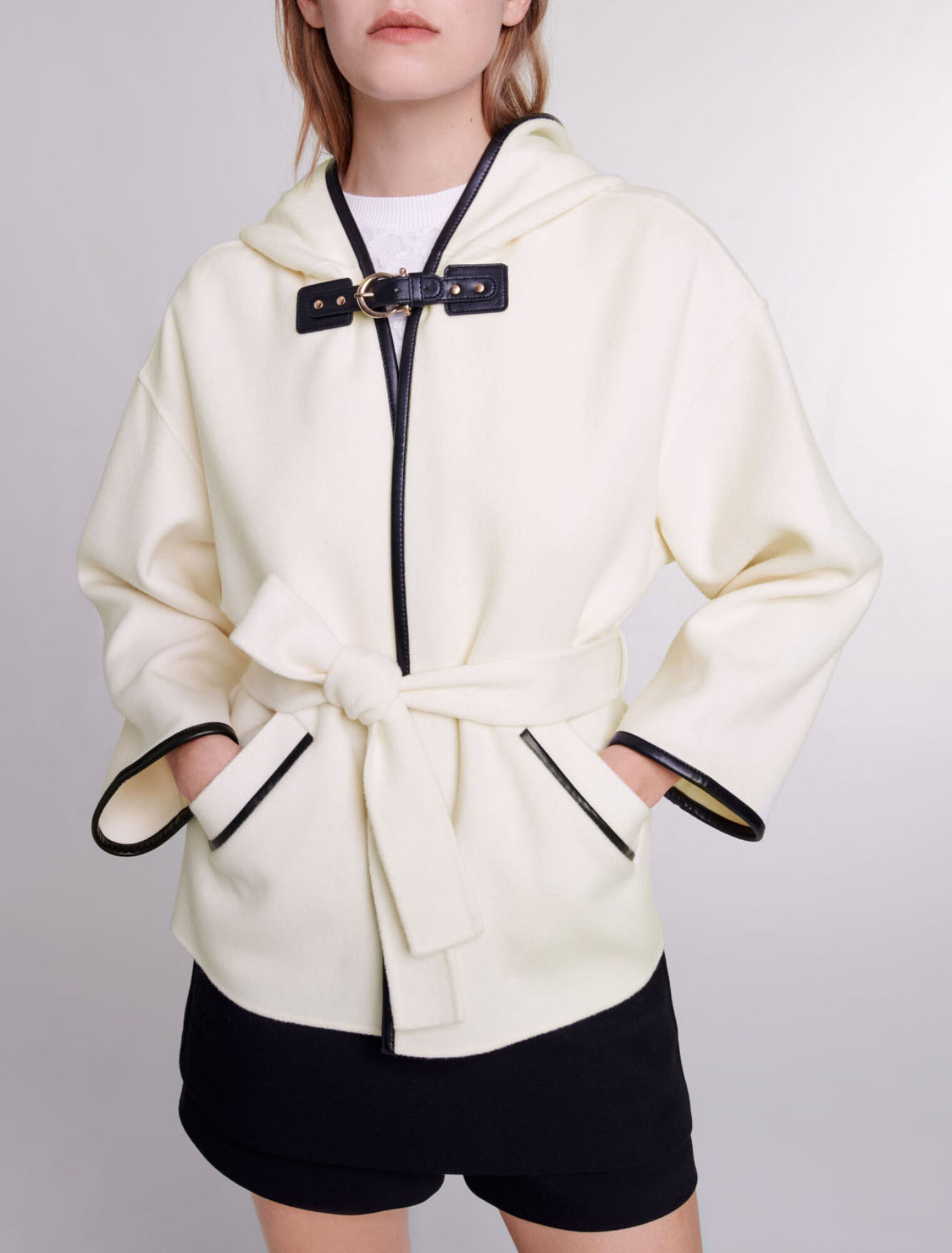 Cappotto in lana in stile mantella