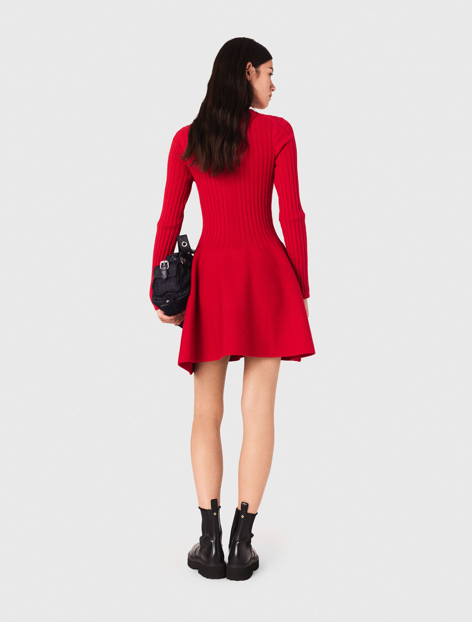 Abito in maglia con gonna svasata