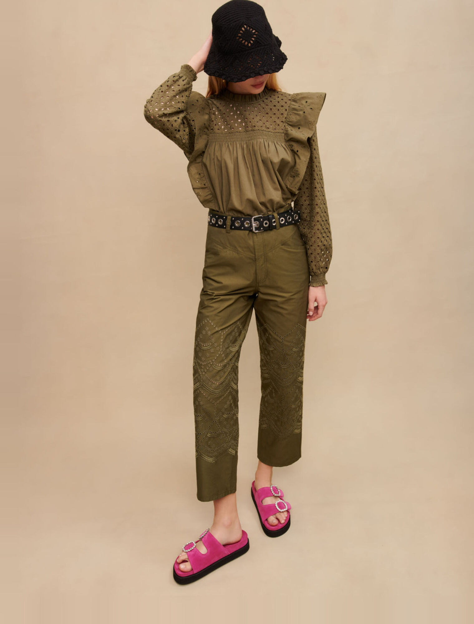 Pantaloni in cotone ricamato