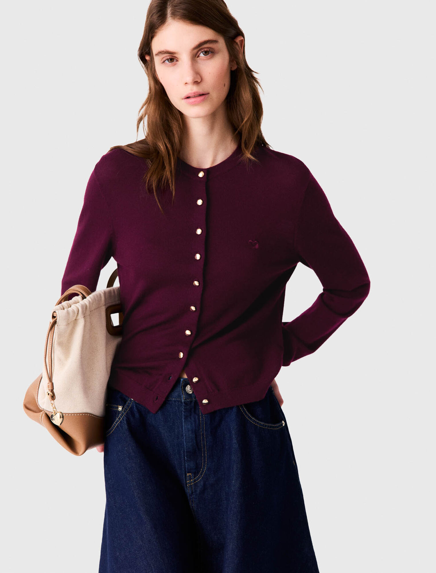 Cardigan con logo ricamato