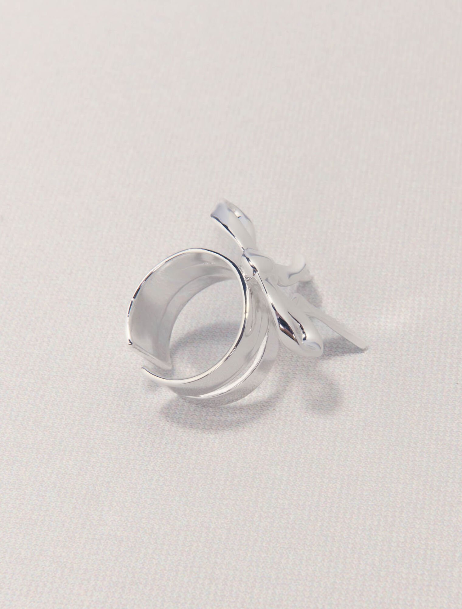 Anello aperto con fiocco argentato