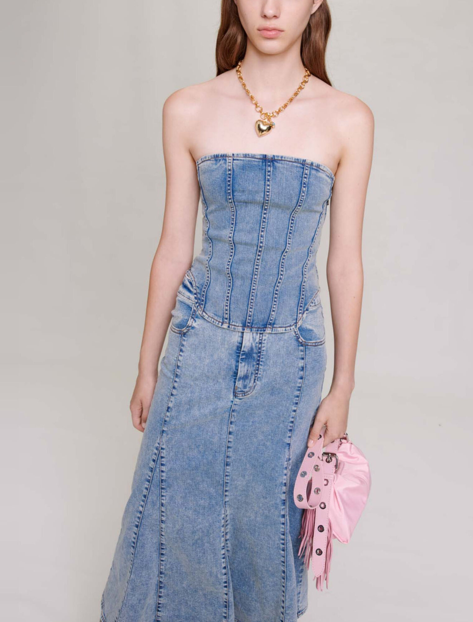 Top a bustier in jeans