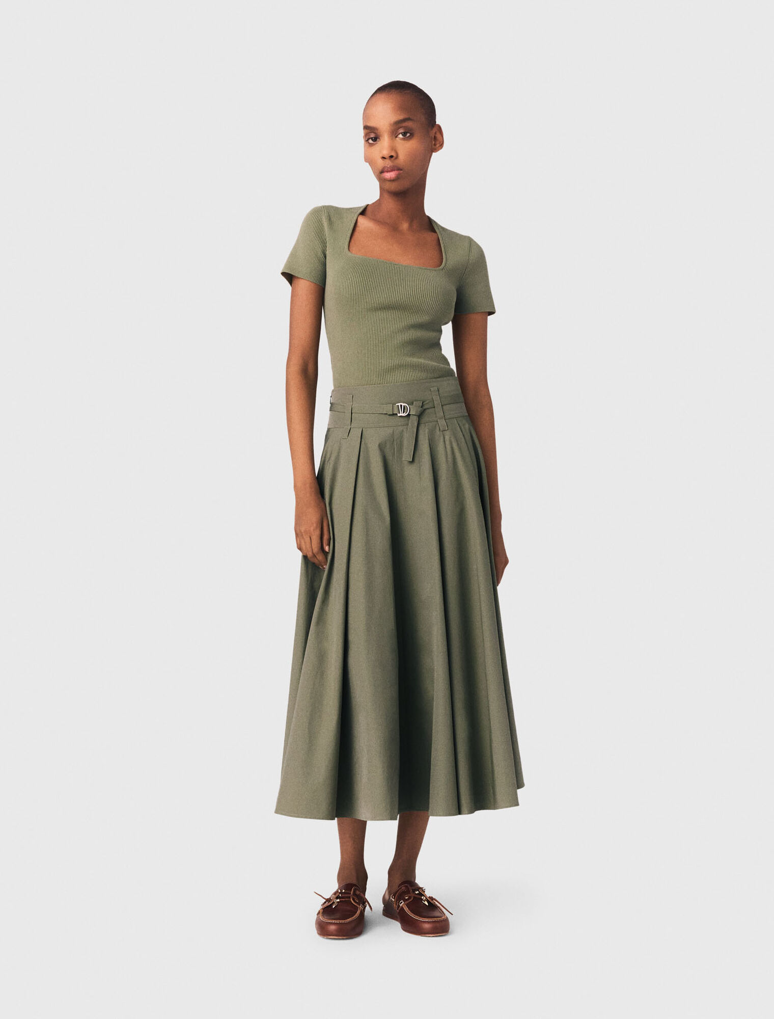 Pullover a coste scollo quadrato