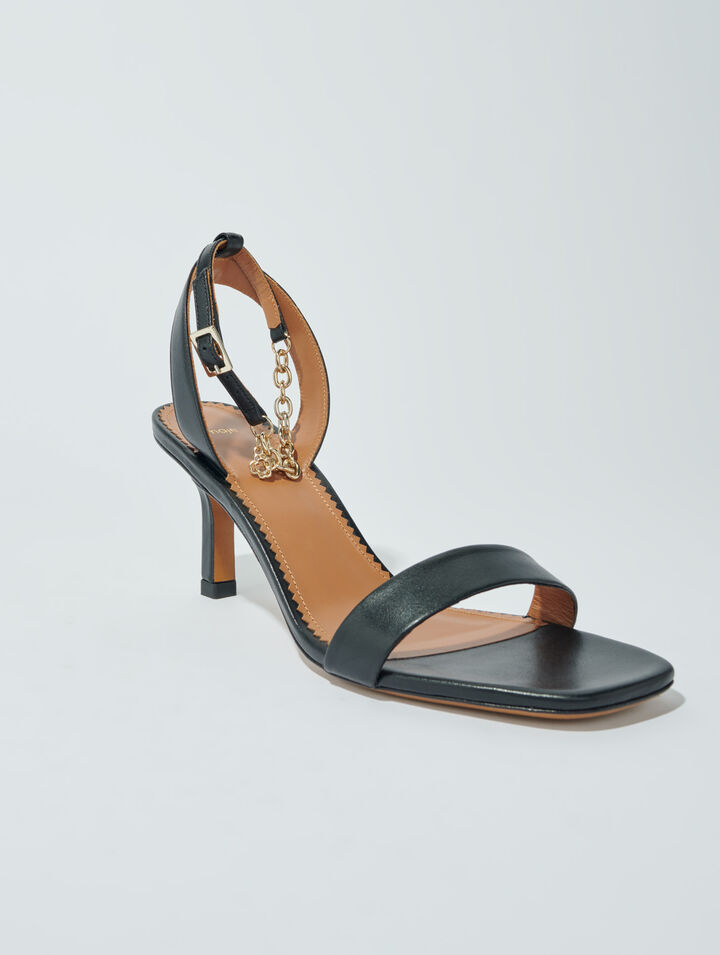 Sandali in pelle con tacchi