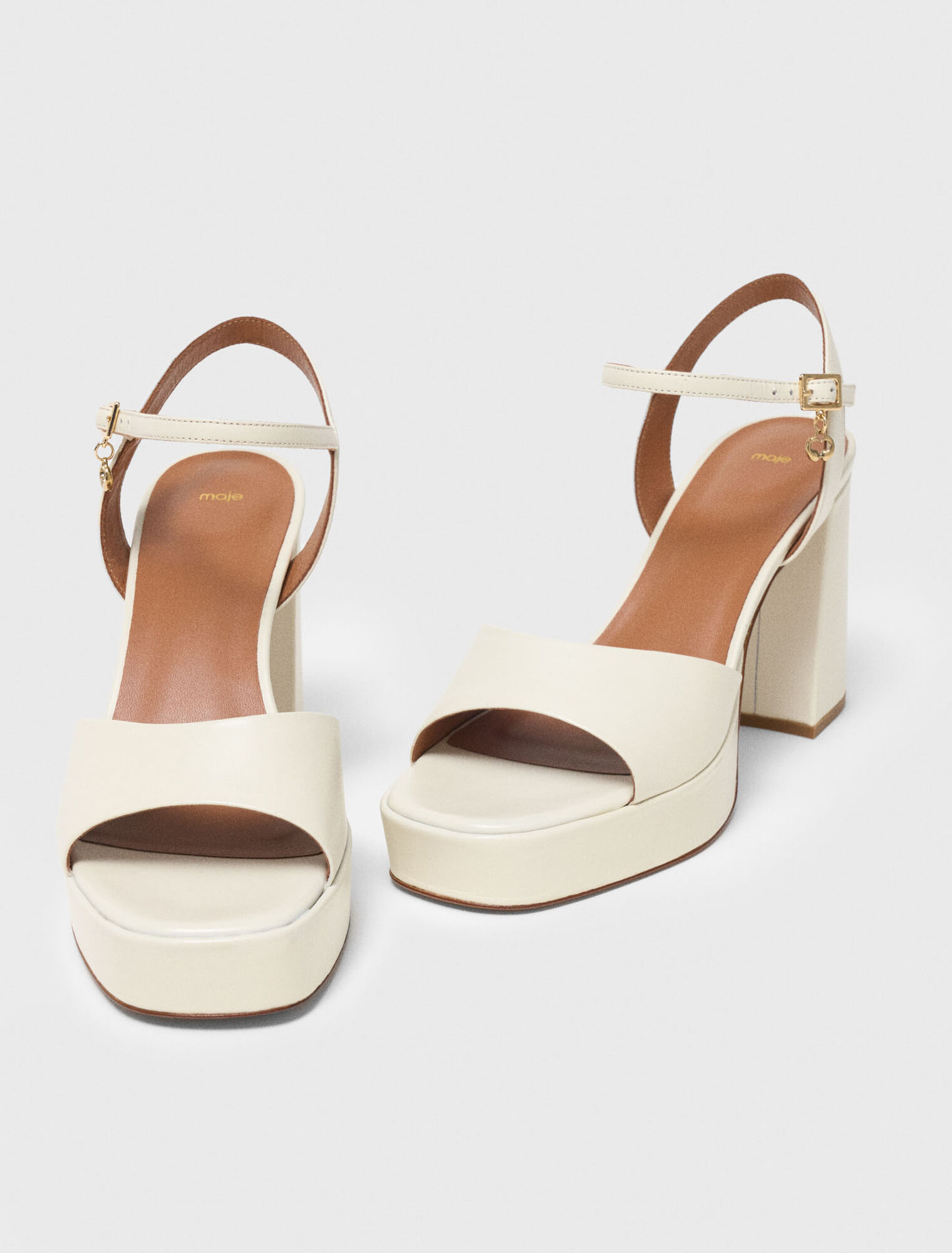 Sandali in pelle con zeppa