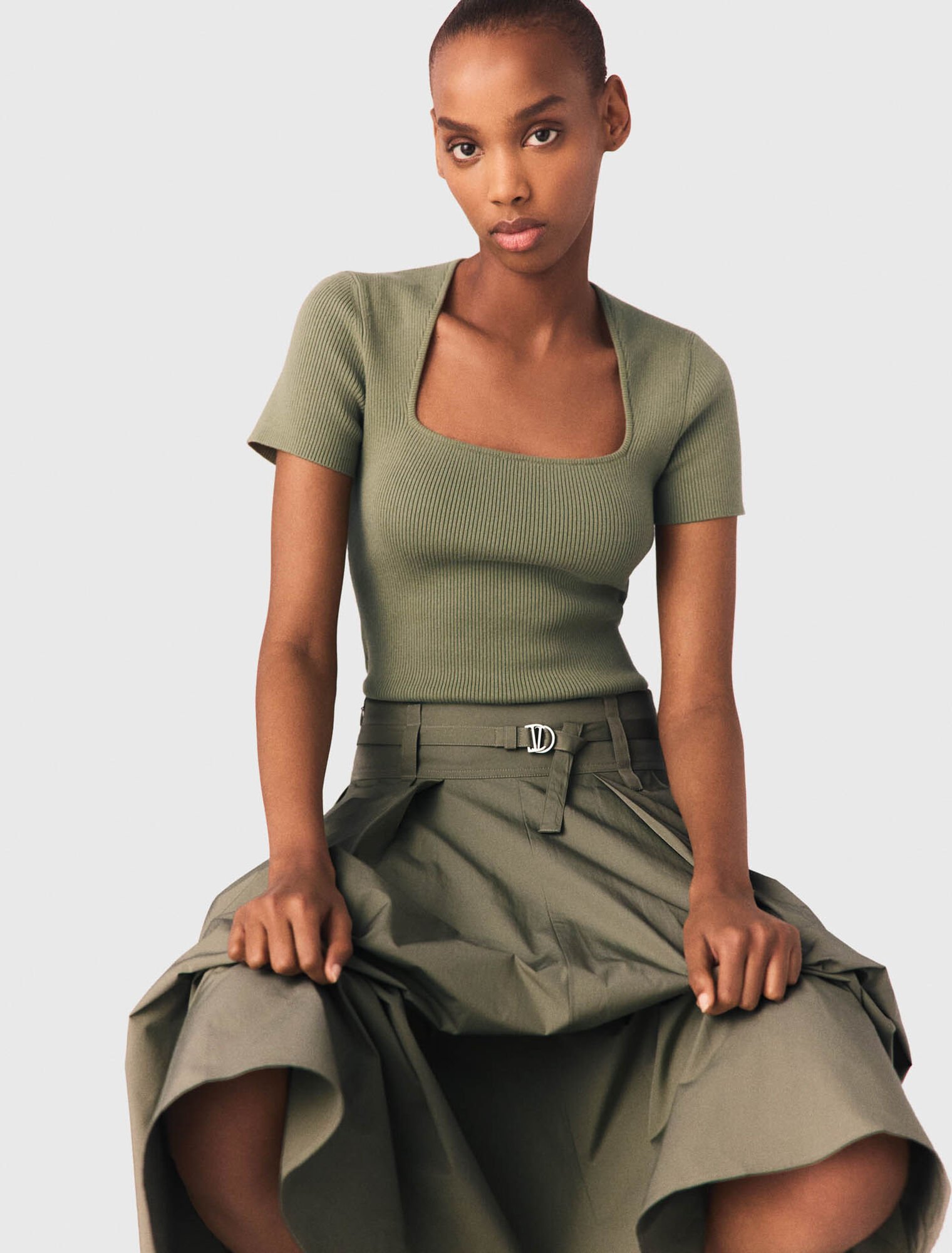 Pullover a coste scollo quadrato