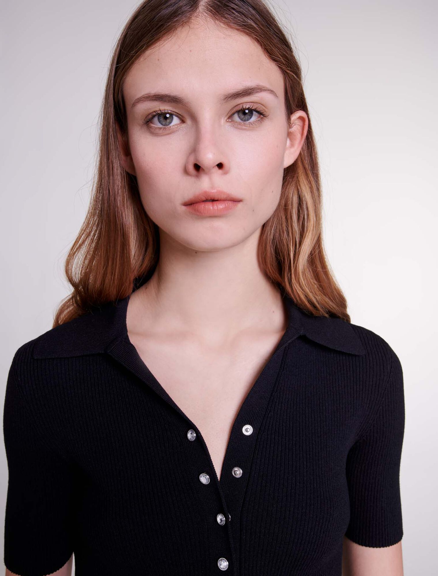Top corto in maglia con lacci