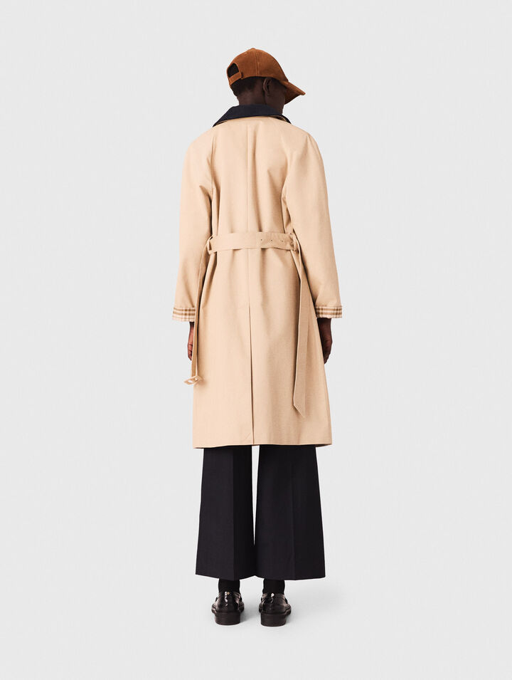 Trench maniche e collo a contrasto