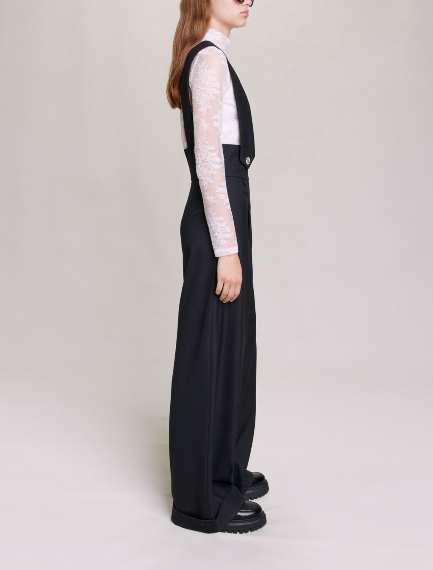 Pantaloni larghi con bretelle