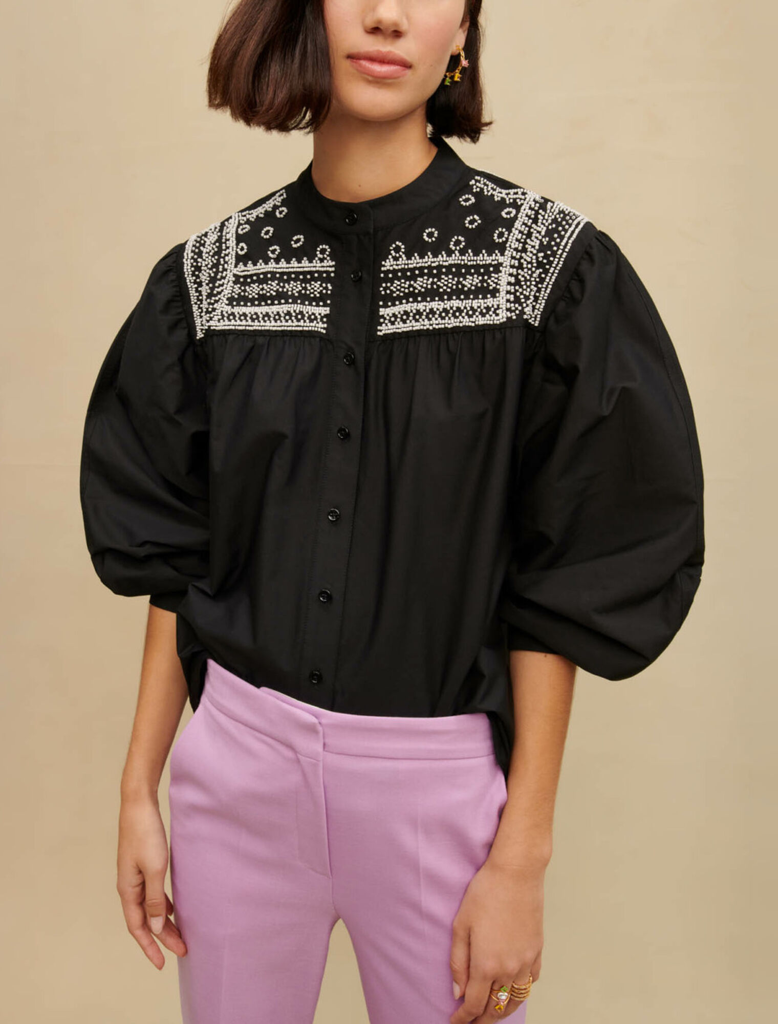 Camicia con dettagli ricamati