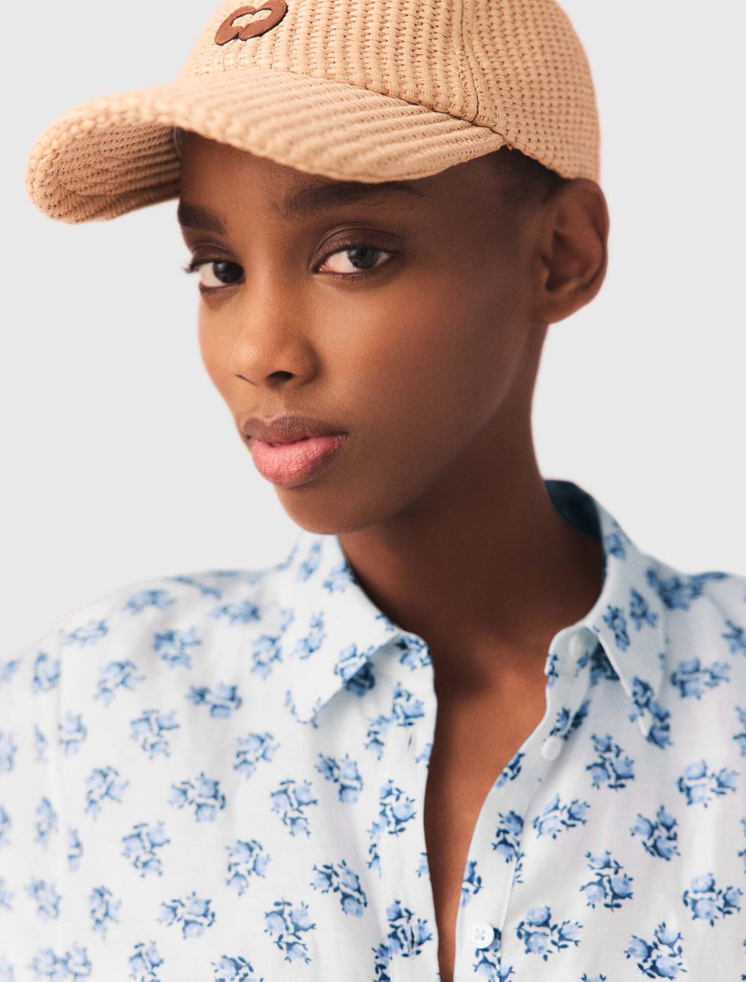 Cappello effetto materiale naturale