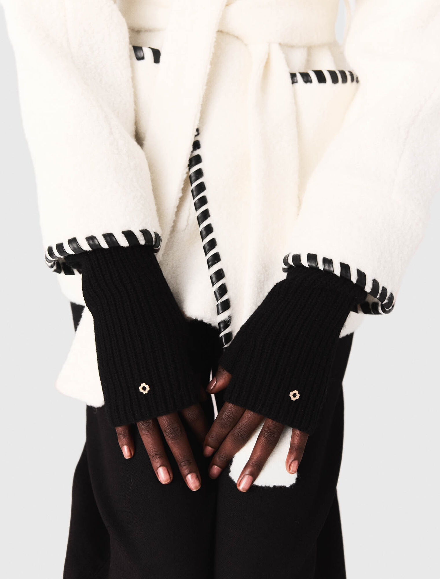 Cappotto foderato con nastro a contrasto