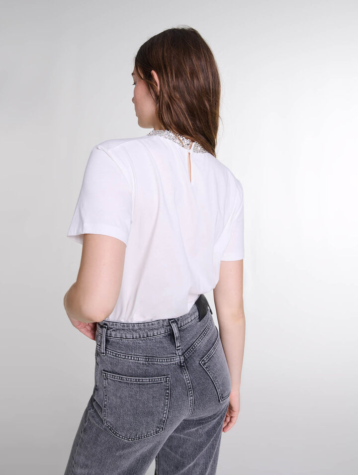 T-shirt con scollo gioiello