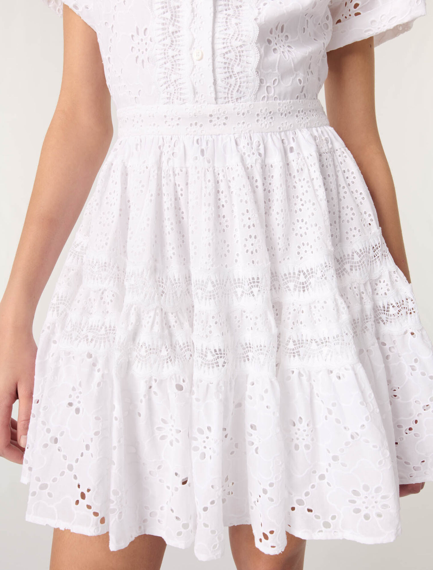 Abito babydoll con ricamo
