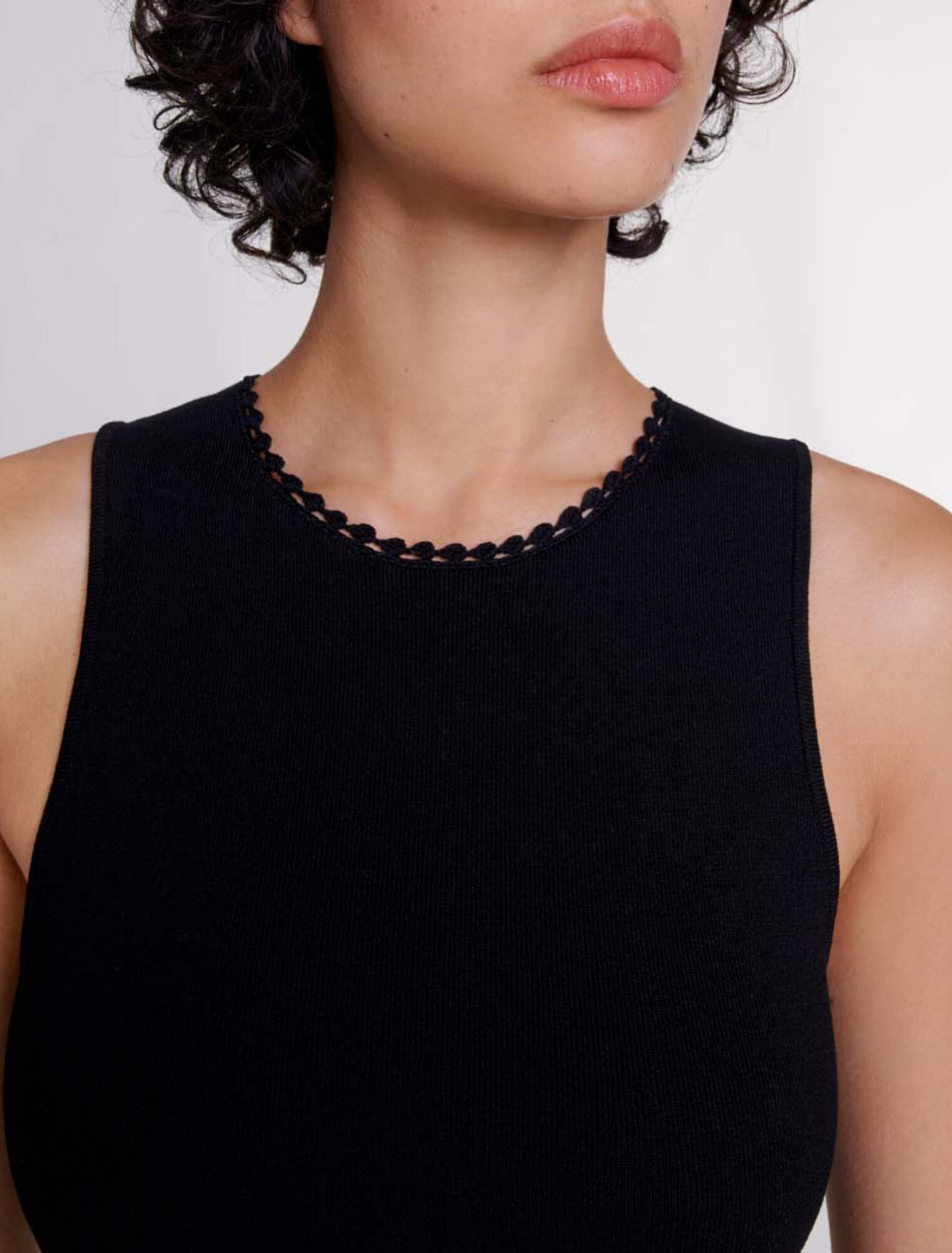 Abito lungo in maglia con cut-out