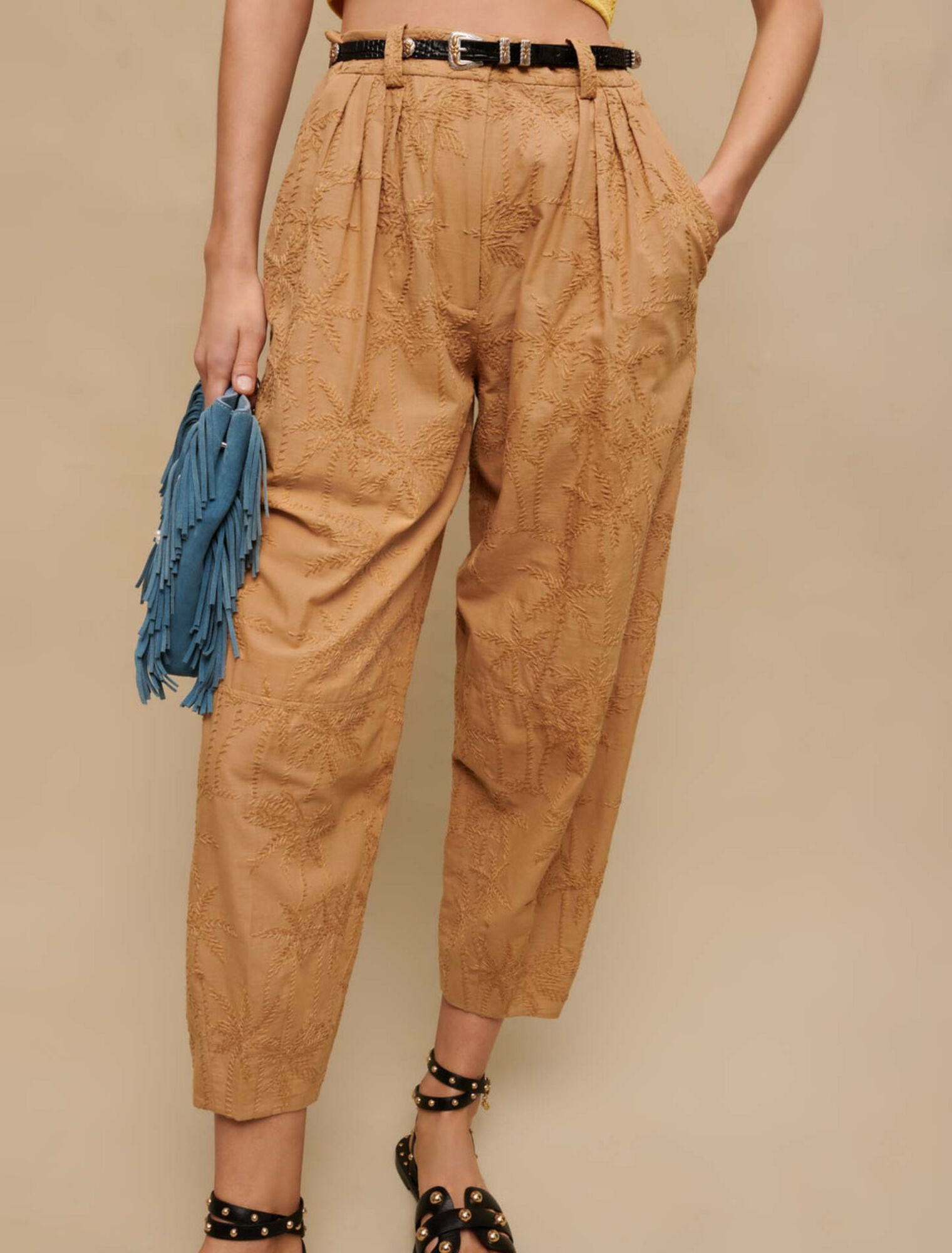 Pantaloni a carota