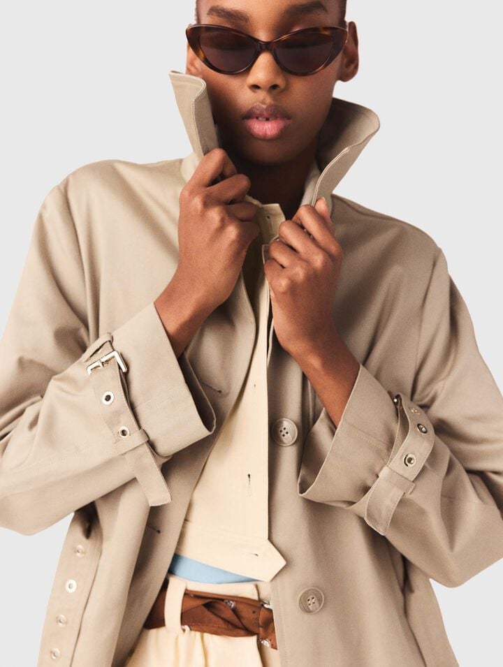 Trench con cappuccio rimovibile