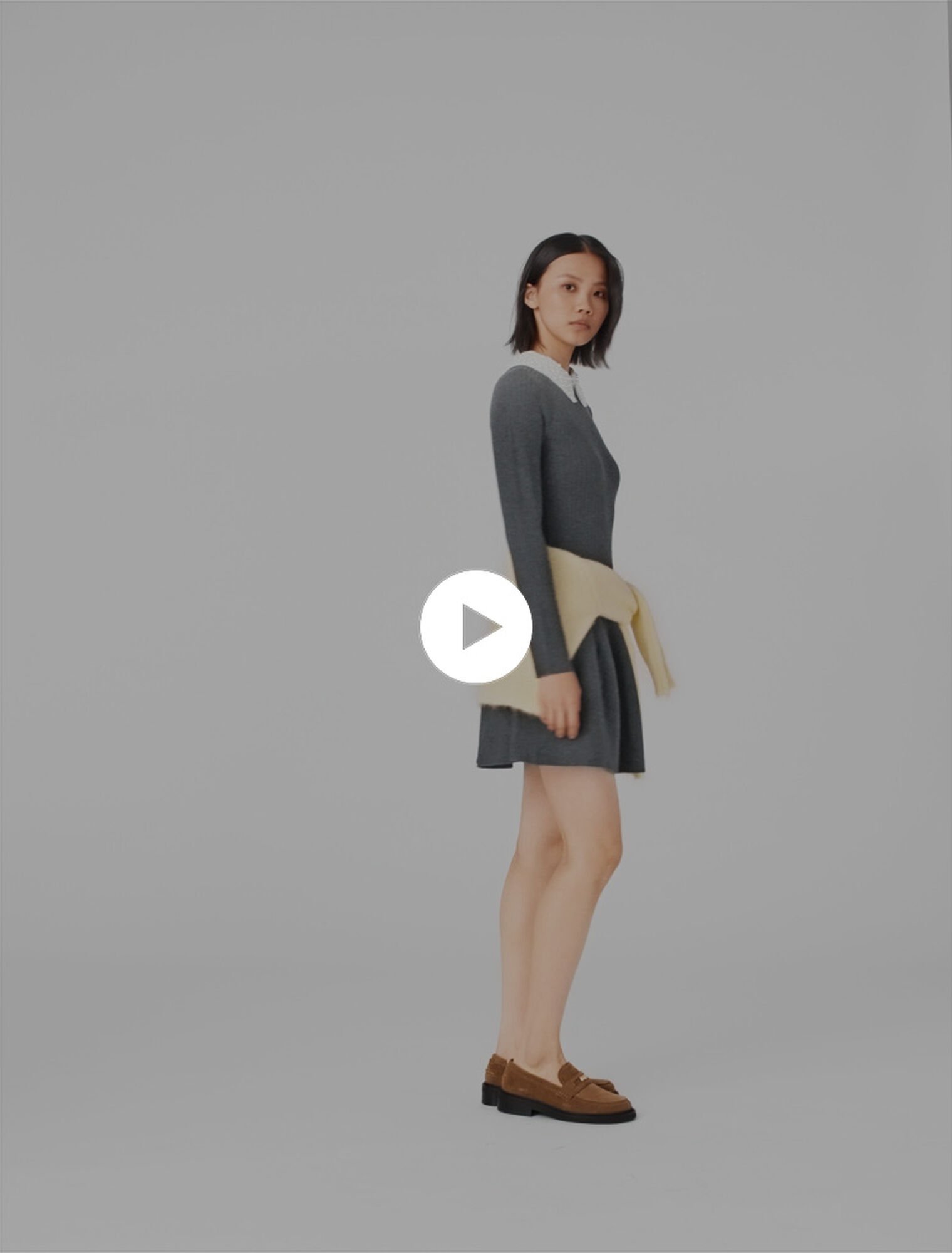 Abito corto maglia collo perlato