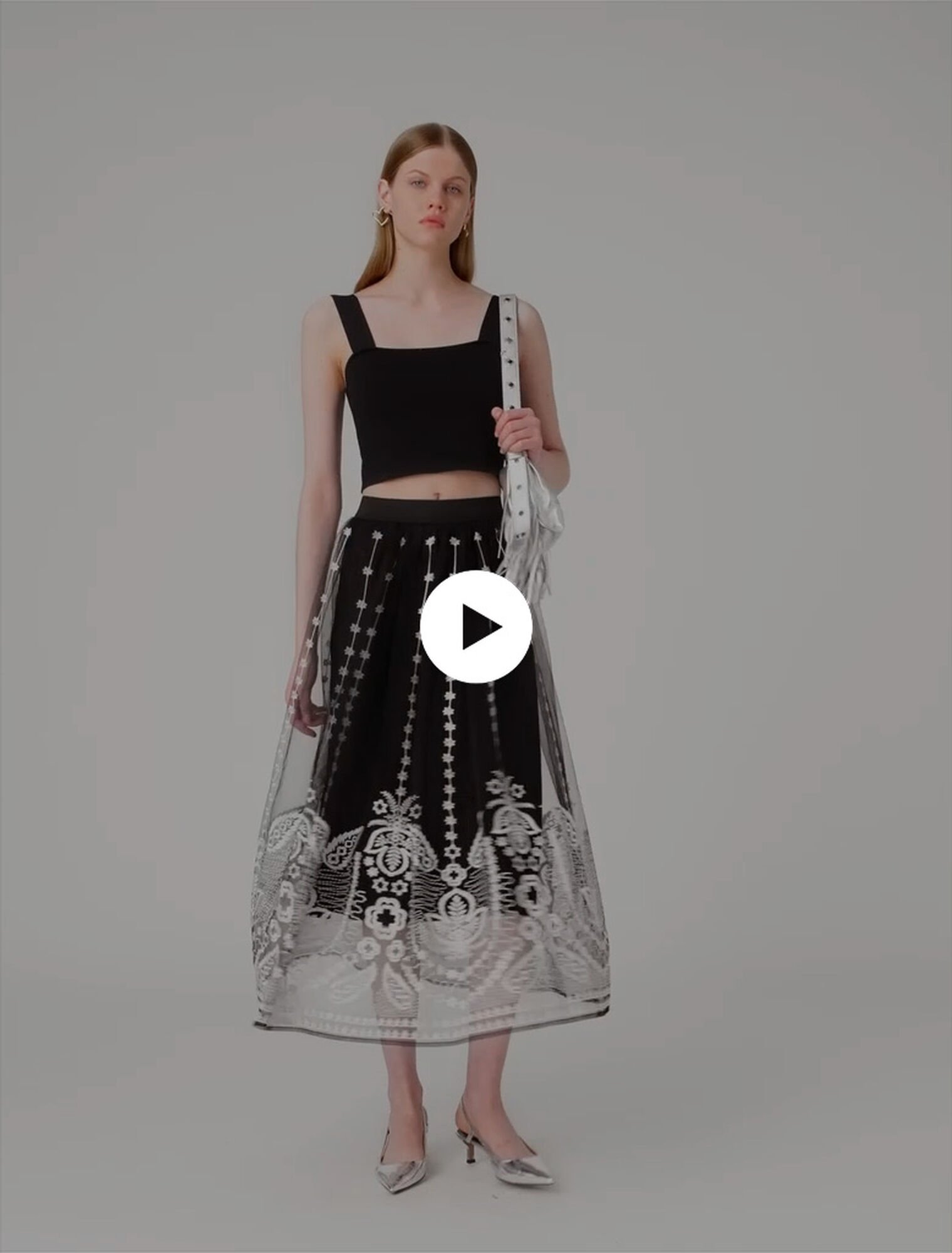 Gonna lunga in tulle ricamato