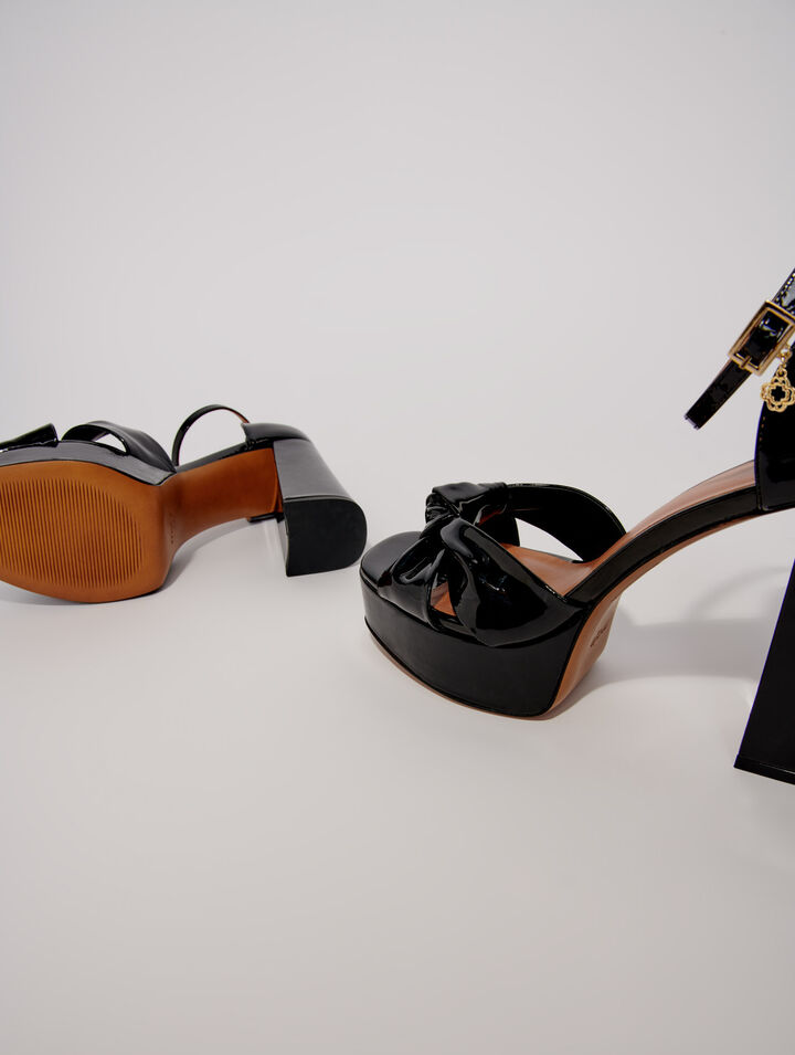 Sandali in pelle con zeppa