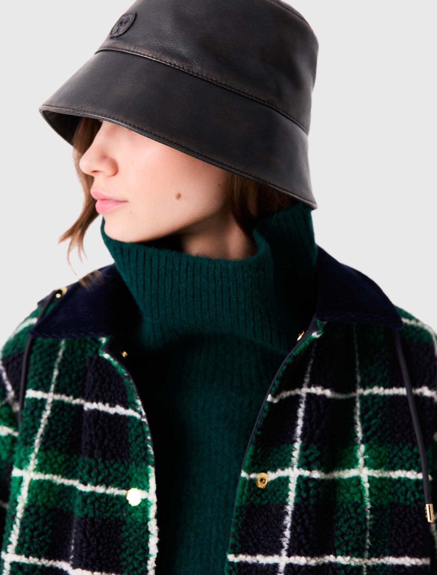 Bucket hat in pelle invecchiata