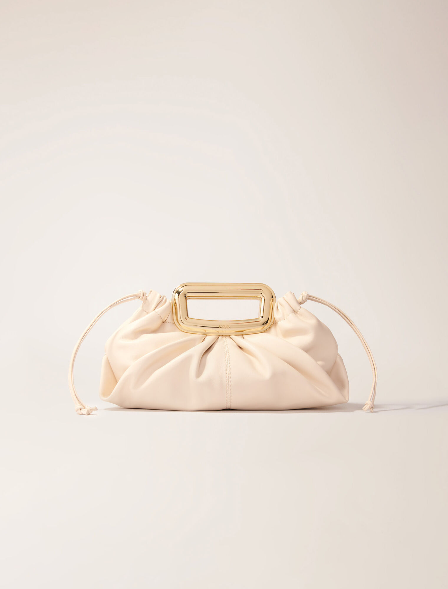 Clutch in pelle manico in metallo