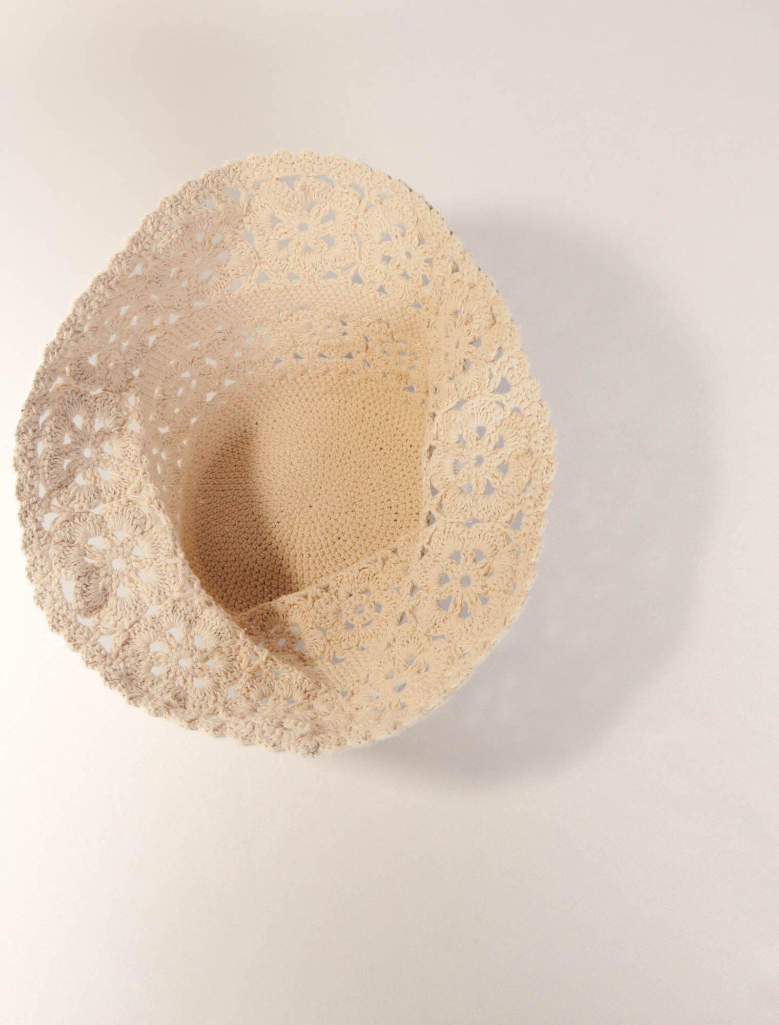 Cappello da pescatore in crochet