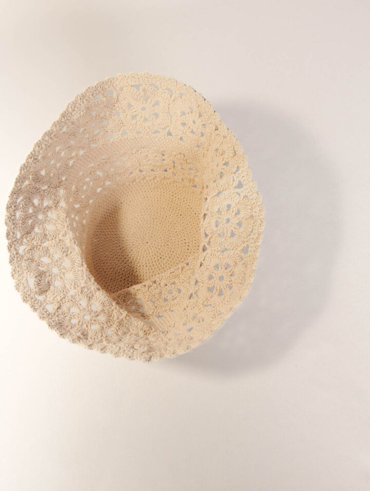Cappello da pescatore in crochet