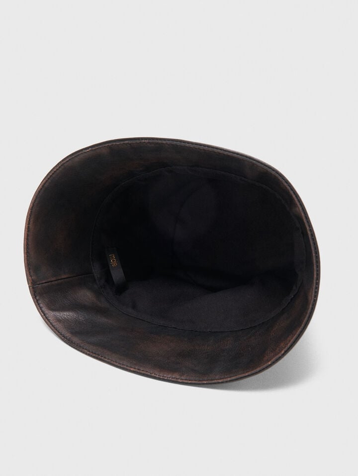 Bucket hat in pelle invecchiata