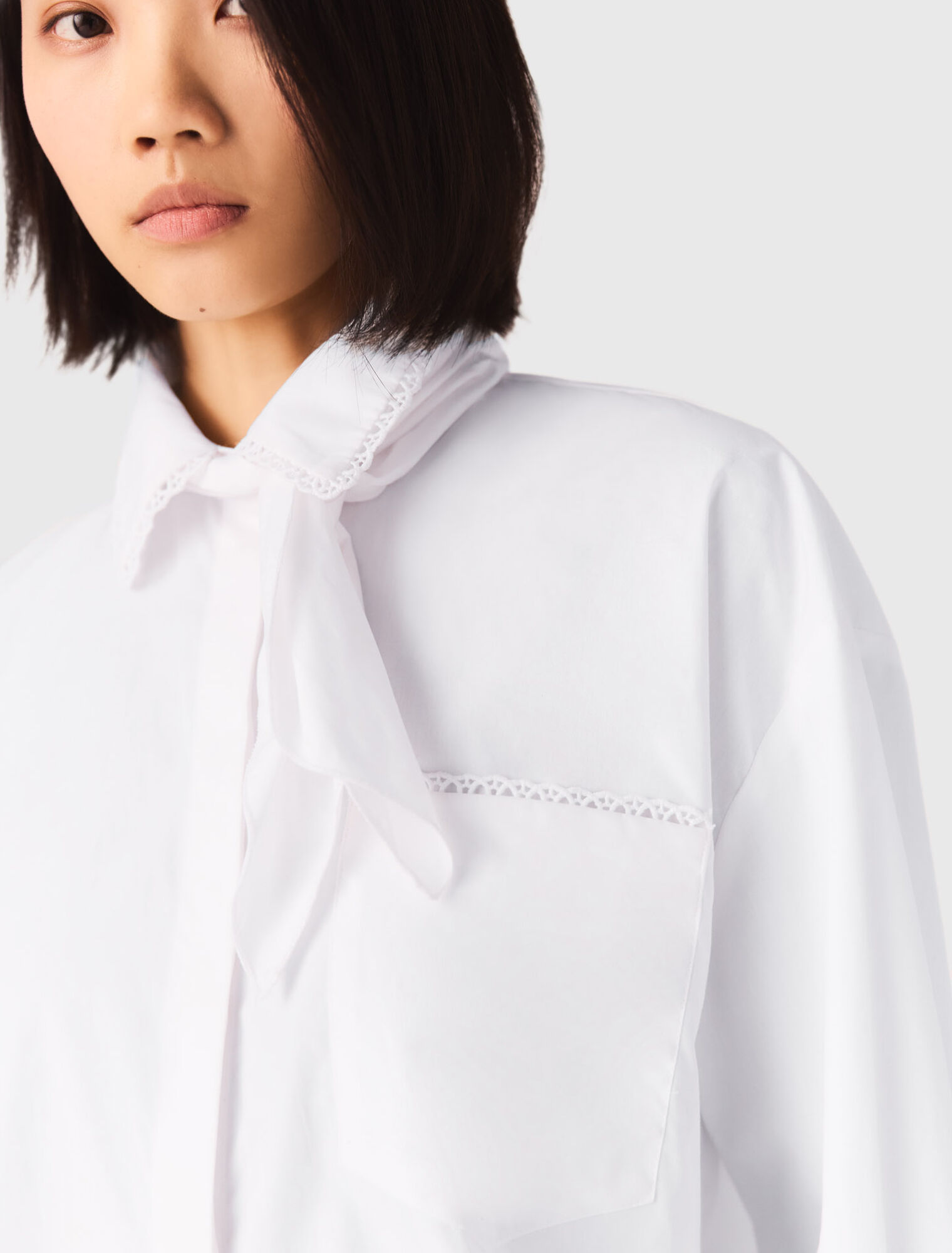 Camicia con colletto in crochet