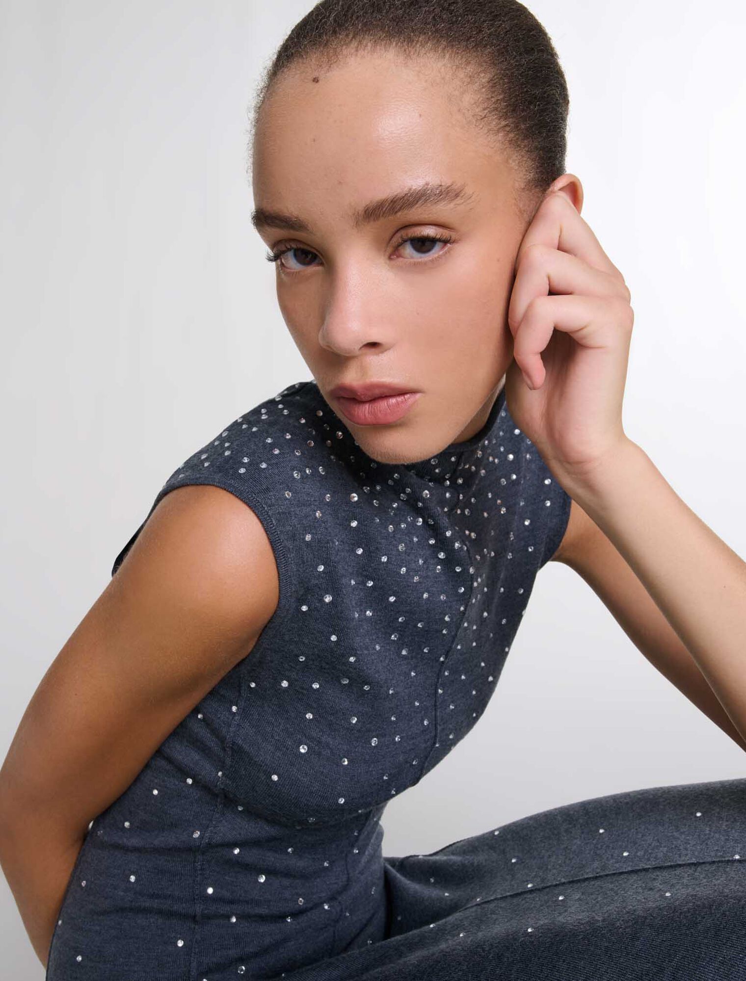 Abito lungo in maglia a strass