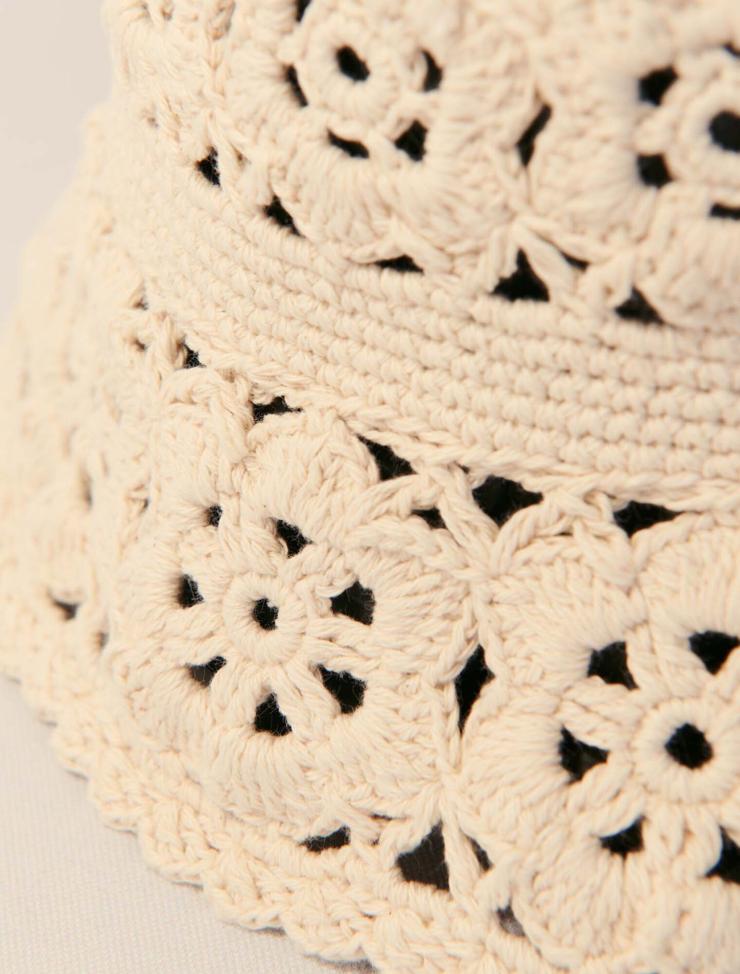 Cappello da pescatore in crochet