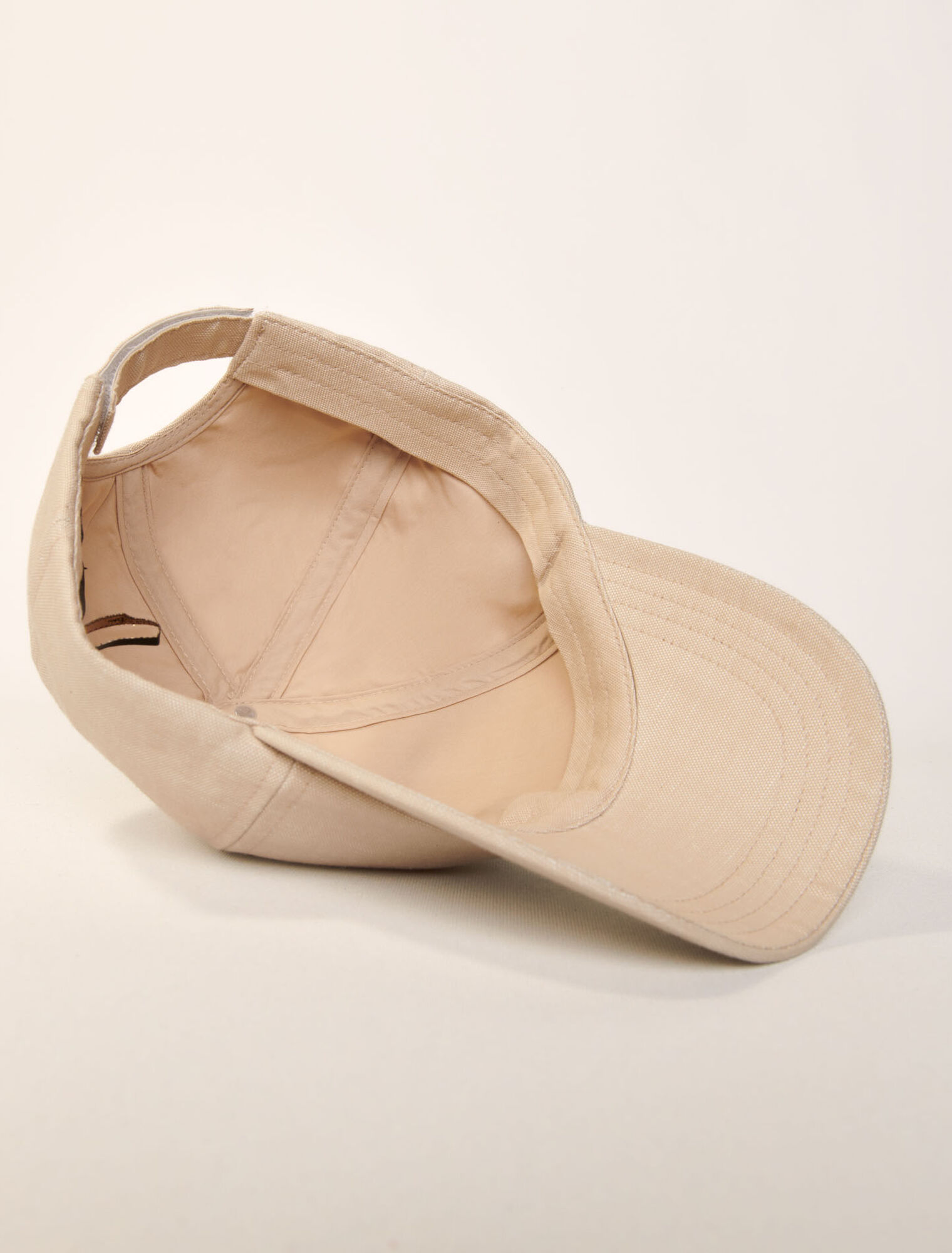 Cappellino in lino