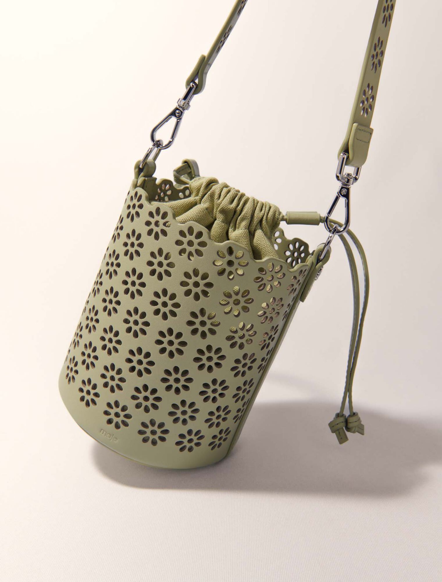 Borsa a secchiello pelle traforata