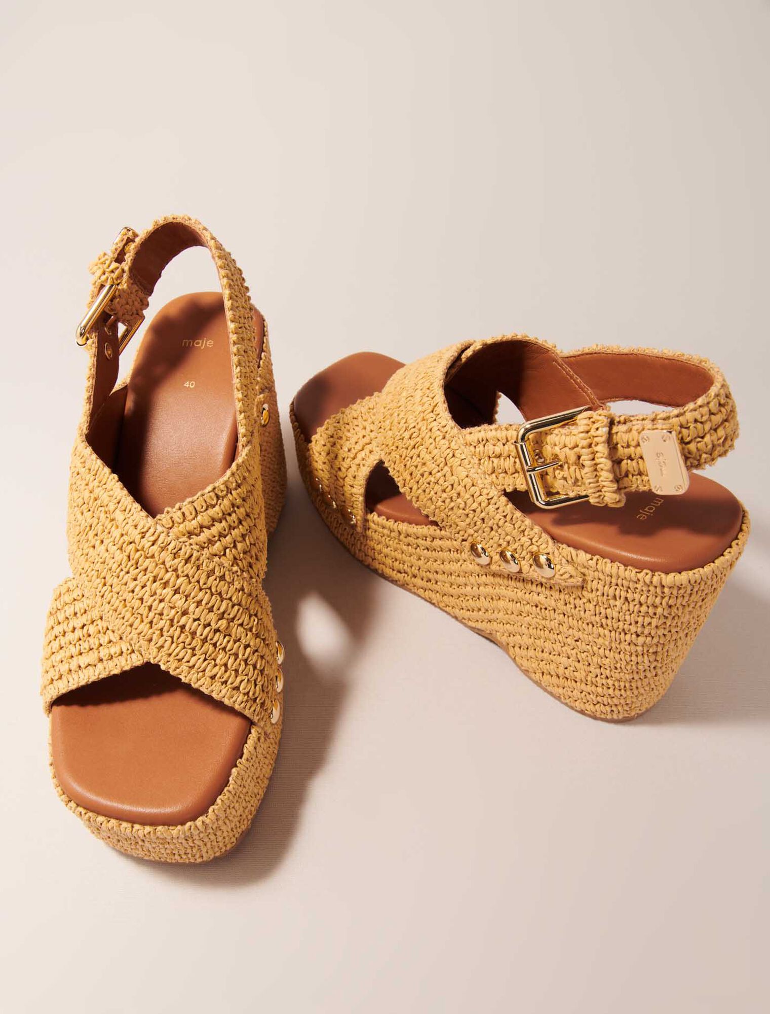 Sandali con zeppa in simil rafia